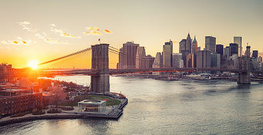 Dumbo, Manhattan et le brooklyn bridge au coucher du soleil - New York, USA