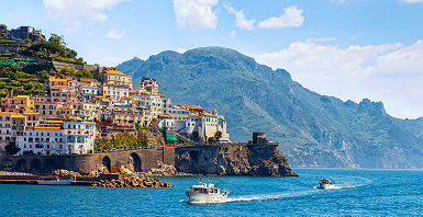 Ville d'Amalfi sur la mer Méditerranée - Italie