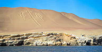 Chandelier des Andes gravé sur une Colline de Paracas