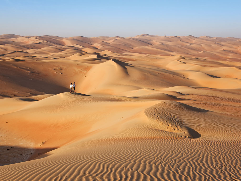 desert_emirats_abu_dhabi_marcher_sable_visiter