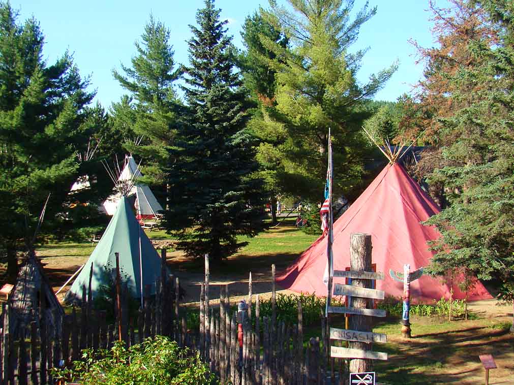 passer_une_nuit_sous_un_tipi_au_quebec_canada