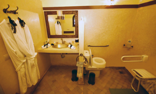 salle_de_bain_accessible_au_maroc_avec_amplitudes