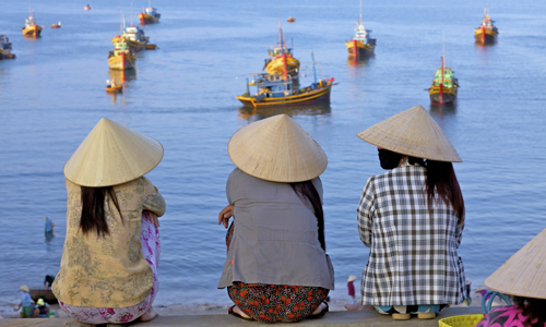 voyager_cambodge_laos_vietnam_femmes_et_pecheurs