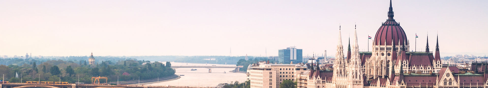 Hongrie - Vue sur le parlement à Budapest