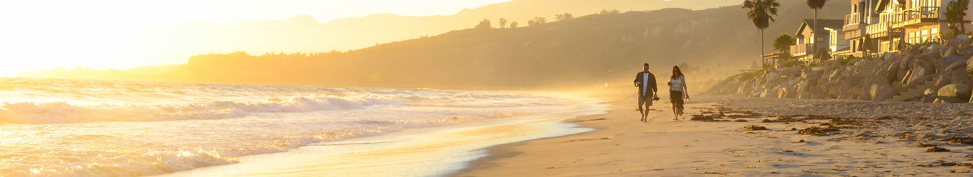 Couple au lever du soleil à Venice Beach, Los Angeles - Etats-Unis