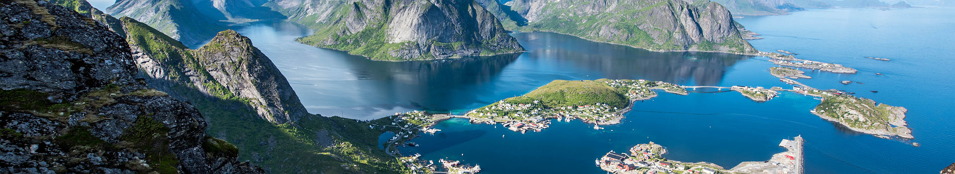 View from Reinebringen Lofoten-Tomasz Furmanek - VisitNorwaycom.jpg