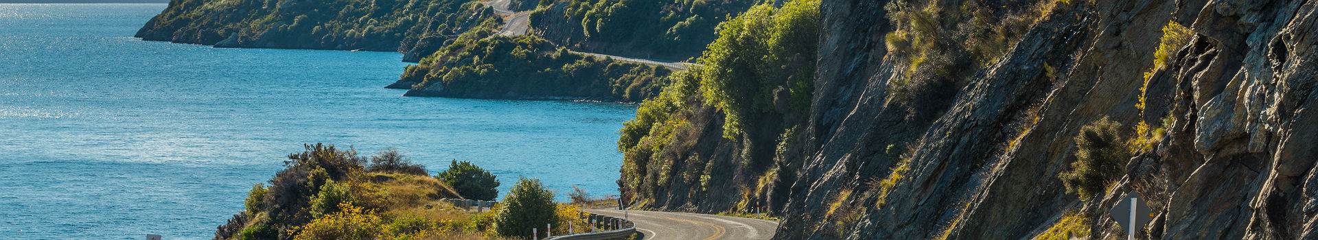 Nouvelle Zélande - Route Glenorchy Queenstown allongeant le lac Wakatipu