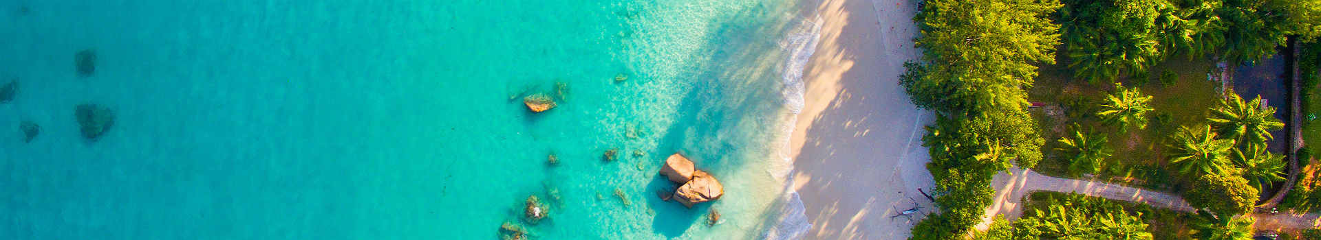 Seychelles - Vue sur la plage Anse Lazion à l'île Praslin