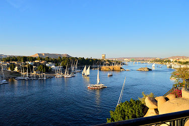 Egypte - Voilier navigue dans le Nil près d'Aswan