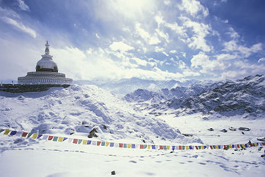 Stupa dans la montagne au Ladakh - Inde