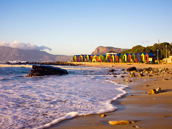 Afrique du Sud - Plage de Saint James avec ses cabines colorées