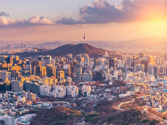 Vue panoramique sur la ville de Séoul au coucher du soleil - Corée du Sud