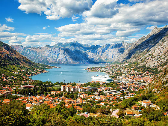 Ville fortifiée de Kotor sur la côte adriatique - Monténégro