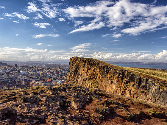 Vue sur Edimbourg depuis Arthur's Seat - Ecosse, Royaume-Uni