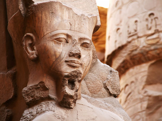 Egypte - Vue sur le buste de la statue de Ramsès II du temple à Louxor