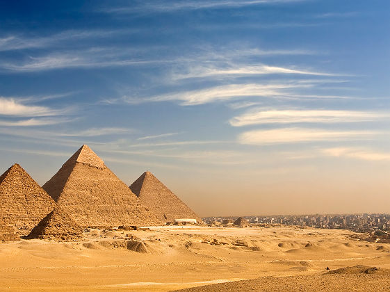 Vue panoramique sur les pyramides de Gizeh - Egypte