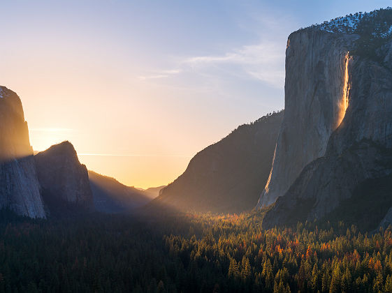Californie- Parc National de Yosemite Valley au coucher de soleil
