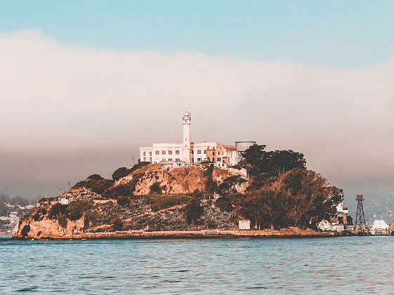 Vue sur l'île et la prison d'Alcatraz