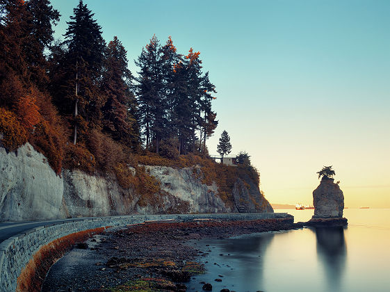 Canada - Route allongeant la côte au Parc de Stanley à Vancouver