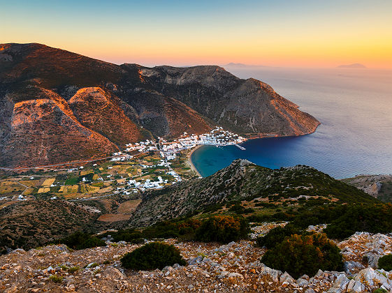 Sifnos, Grèce - View of Kamares village from the church