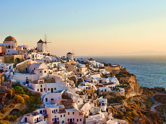 Grèce - Vue sur la ville d'Oia à Santorini