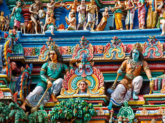 Sculptures sur la tour d'un temple Hindou - Inde