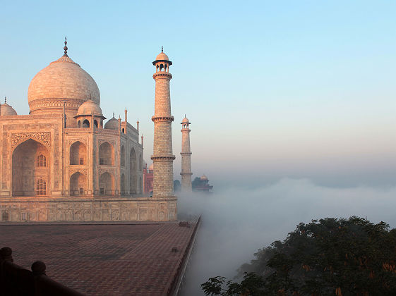 Inde - Vue sur le mausolée de Taj Mahal, à Agra