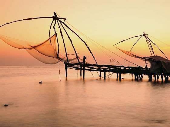 Filets de pêche à Cochin au coucher du soleil - Inde