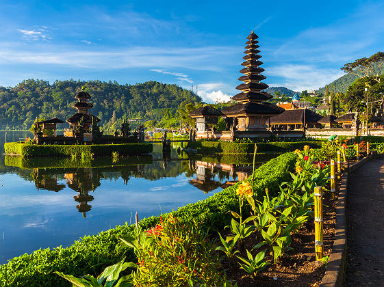 Temple Ulun Danu Bratan sur le Lac Beratan - Bali