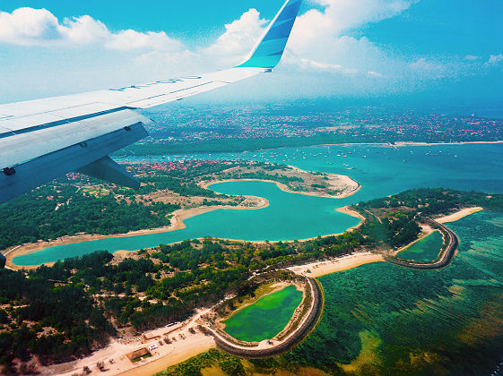 Arrivée à l'aéroport International Ngurah Rai de Denpasar.