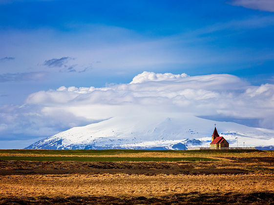 Eglise sur la route du Snaefellsjoekull glacier- Islande