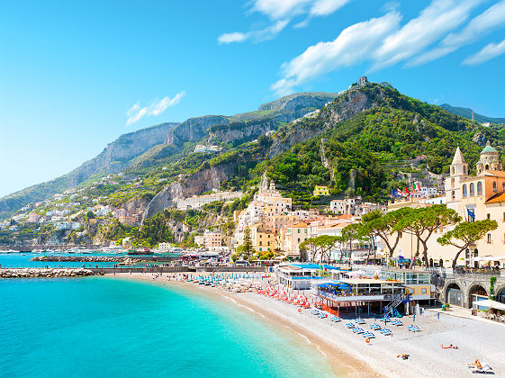 Vue sur les plages d'Amalfi - Italie