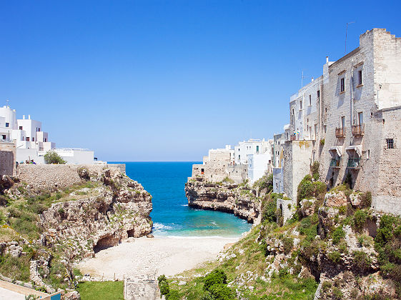 Vue sur Lama Monachile depuis le pont, Bari - Pouilles, Italie