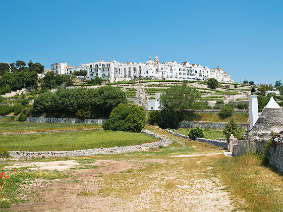 Vue panoramique sur Locorotondo - Pouilles, Italie