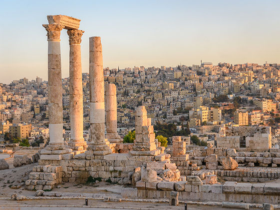 Coucher de soleil sur les ruines romaines d'Amman - Jordanie