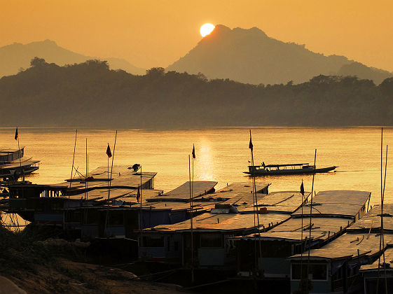 Sur les rives du Mékong au coucher du soleil - Laos