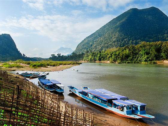 Bateaux sur le Mékong à Muang Ngoi Neua - Laos