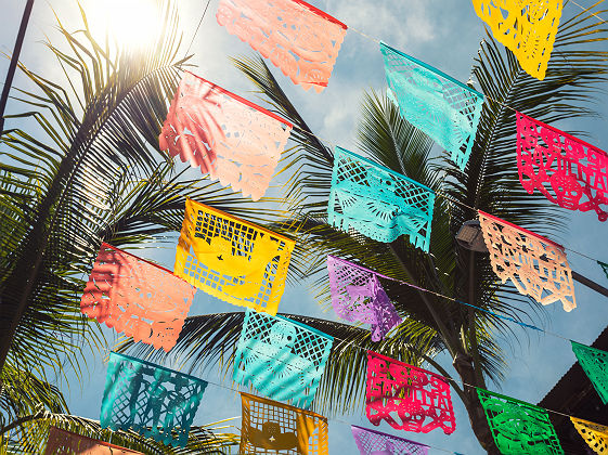 Drapeaux colorés de la ville de Sayulita - Mexique