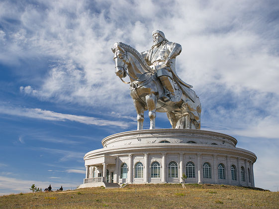 Statue équestre de Gengis Khan près de Oulan Bator - Mongolie