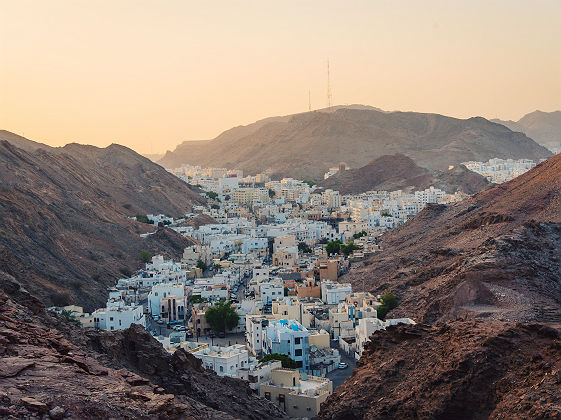 Vue sur Mascate et son coucher de soleil - Oman