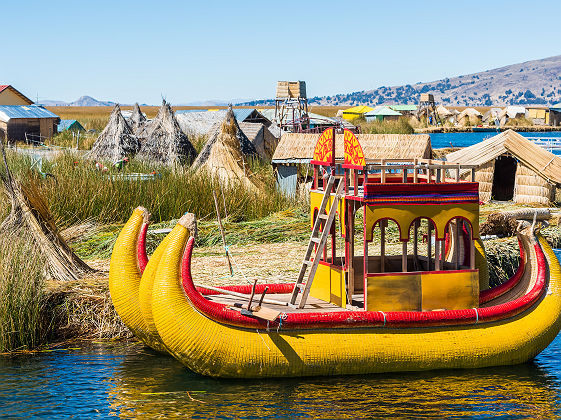 Balsa (Bateau en totora) à Puno sur le Lac Titicaca - Pérou
