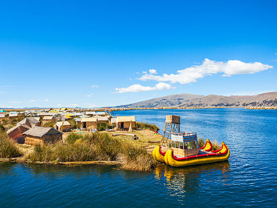 Ile Uros près de Puno, Lac Titicaca - Pérou