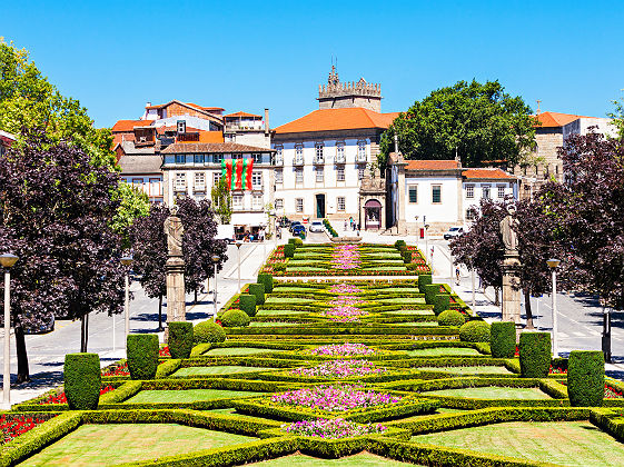 jardins de l'église Nossa Senhora de Consolaçao à Guimaraes - Portugal