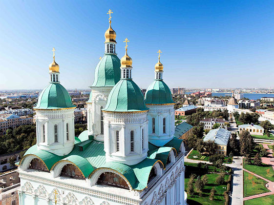 Cathedrale de l'Assomption et clocher du Kremlin d'Astrakhan, Russie