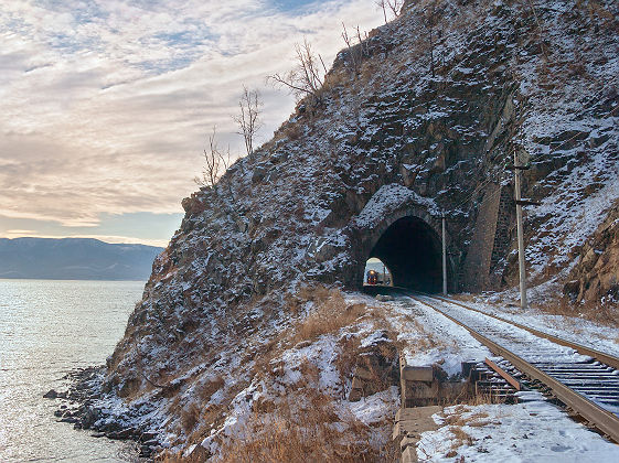 Sibérie - Chemin de fer circum-baikal sous la neige