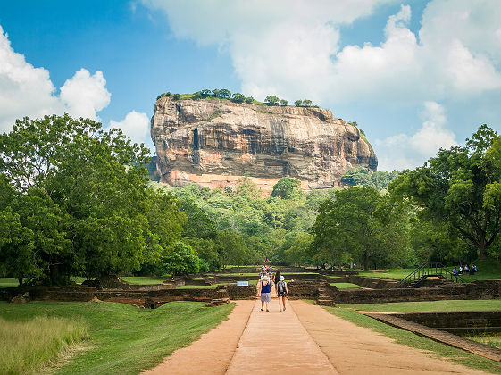 Sri Lanka - Vue sur le rocher Lion près des jardins antiques de Sigiriya
