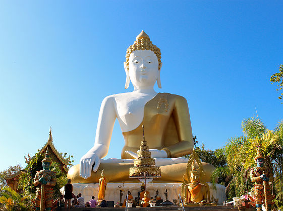 Statue au temple de Wat Phrathat Doi Suthep à Chiang mai - Thailande