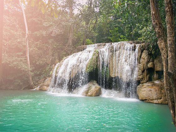 Cascade d'Erawan près de la rivière Kwai - Thaïlande