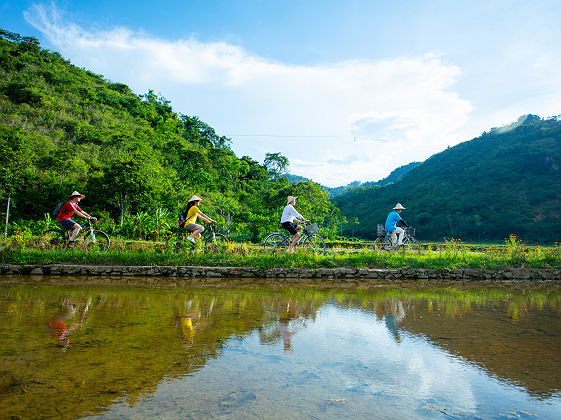 Balle en vélo à Mai Chau