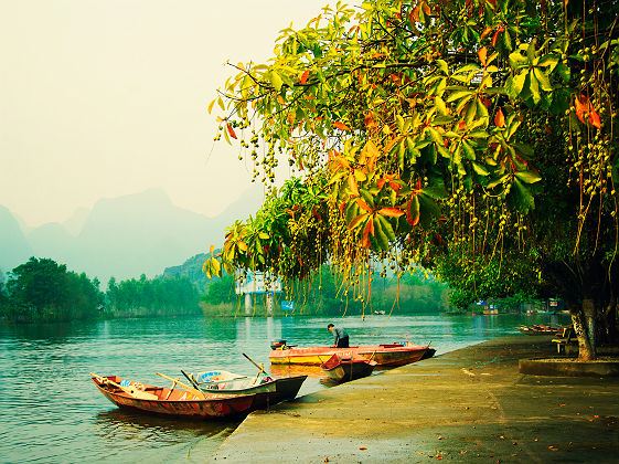 Bateaux sur le Yen stream à Hanoï - Vietnam